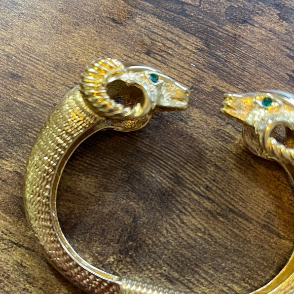 Vintage KJL Kenneth Jay Lane for Avon Gold Ram Bracelet - Picture 2 of 6